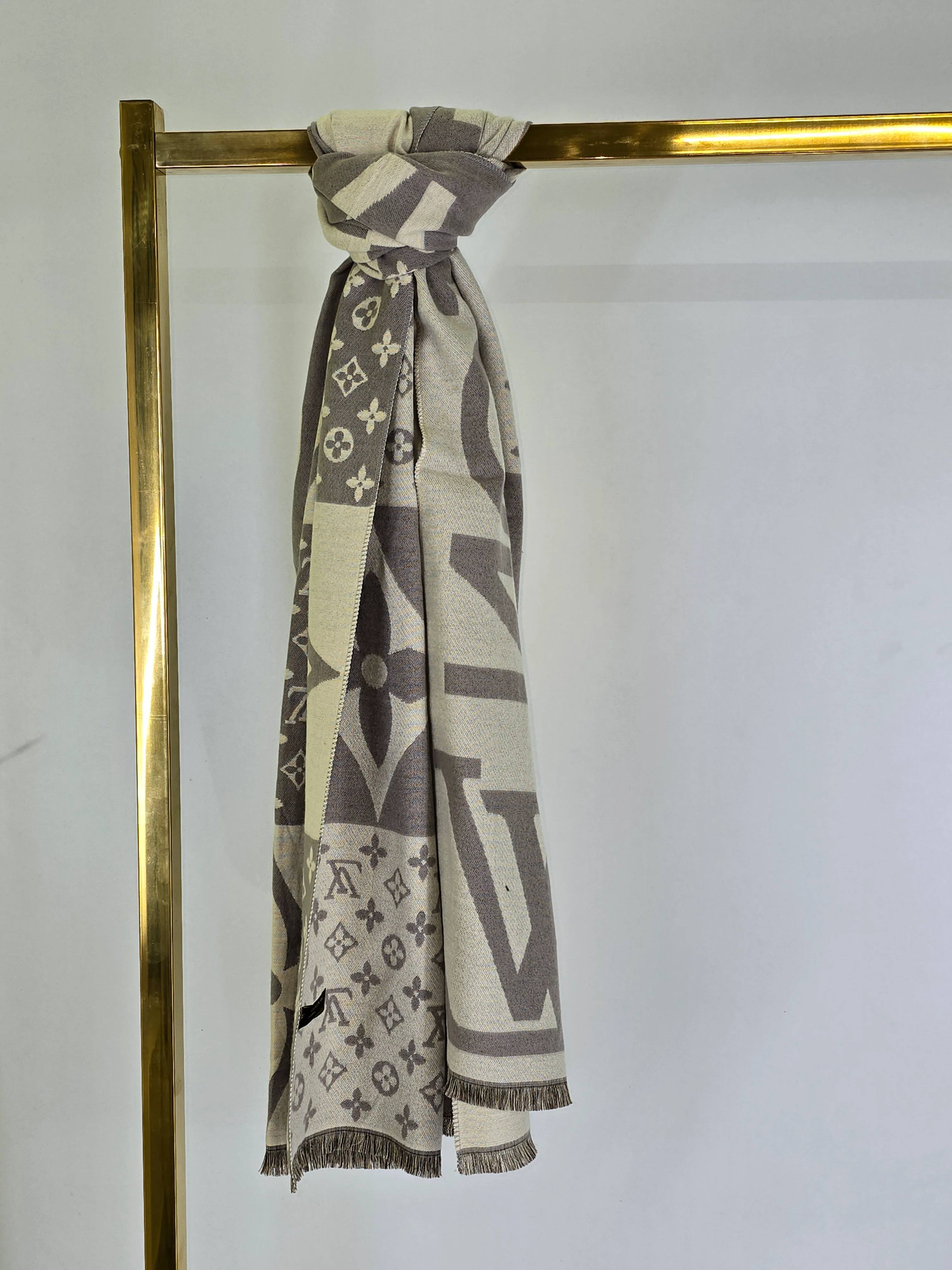VV Silver Brand Printed Winter Shawls - Image 2